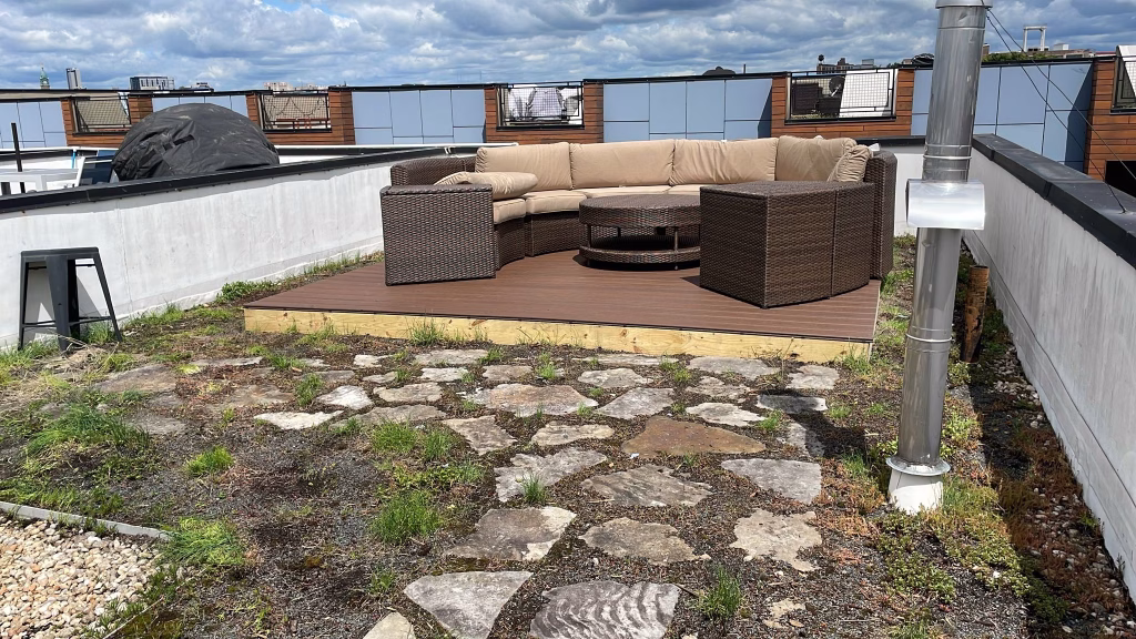 Professional Deck Sanding & Re-Staining